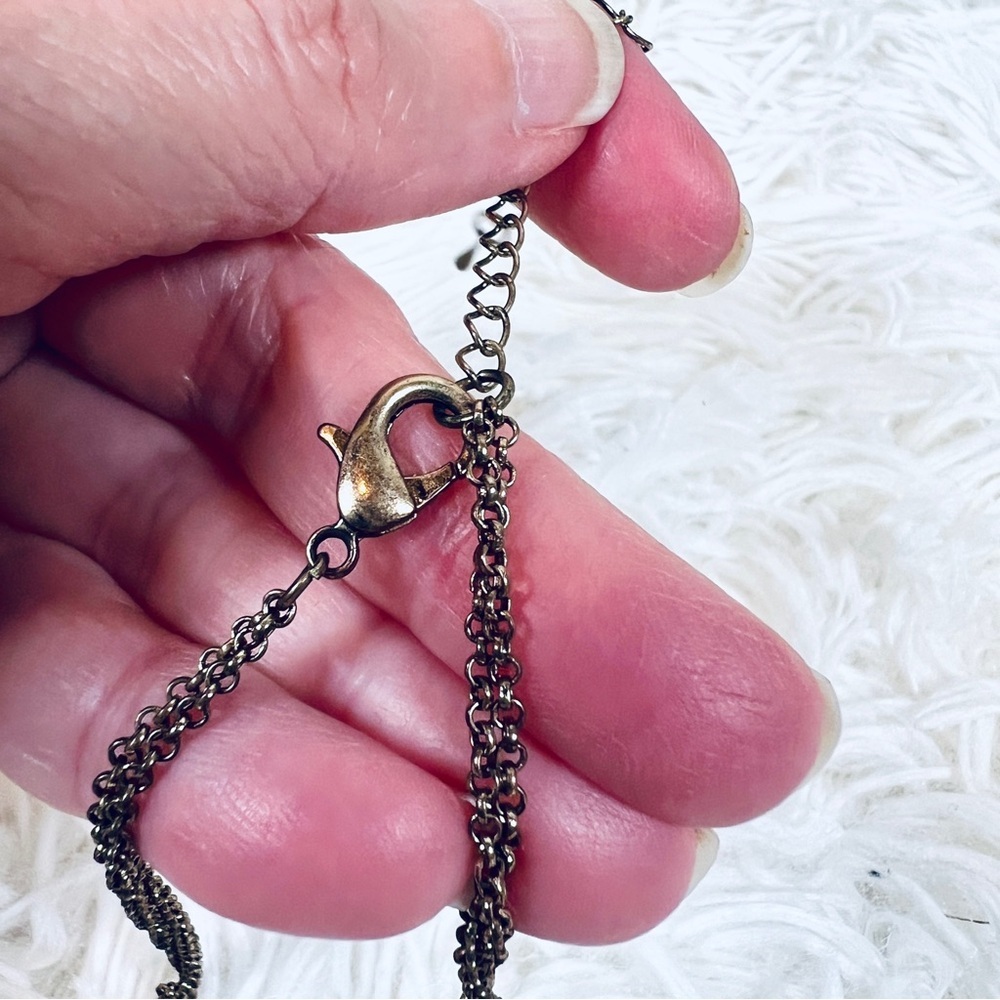 Gorgeous, vintage weighted, reflective, blue accent necklace - Picture 8 of 9